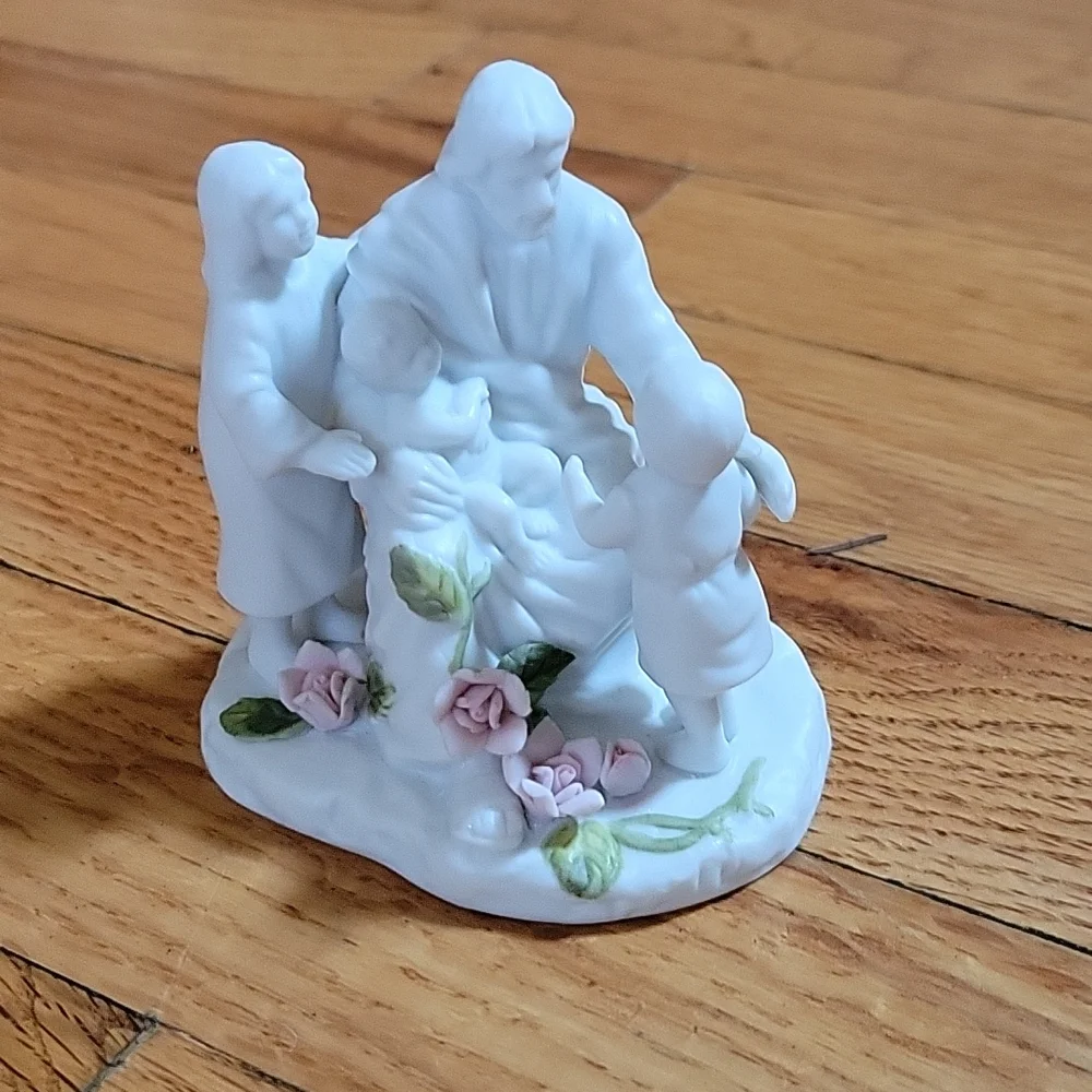 Jesus with children statue. EUC